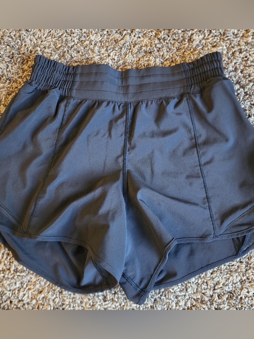 Lululemon Hotty hot Women’s Black Athletic Shorts - size 6